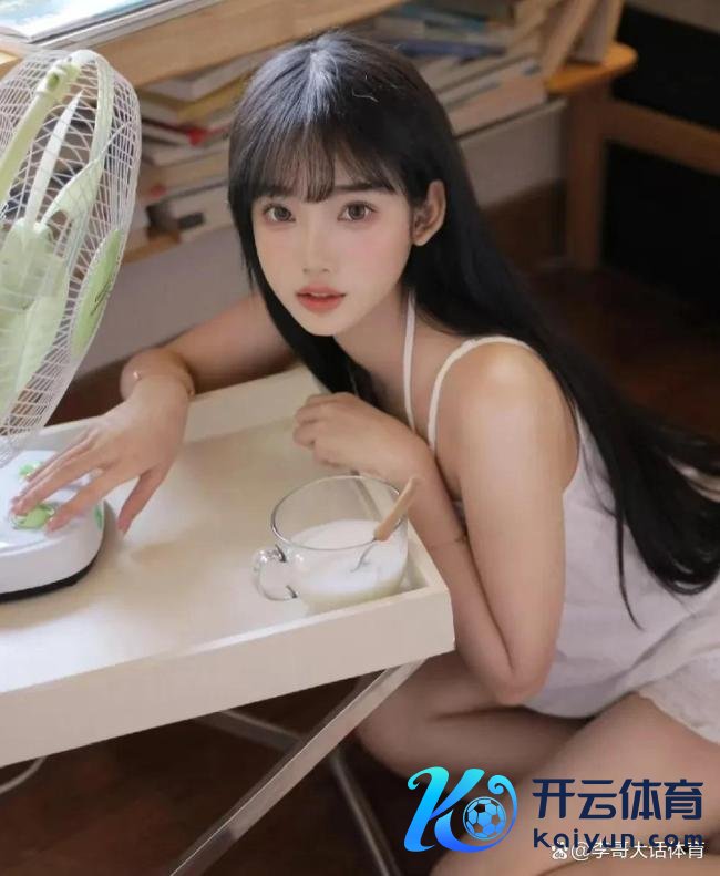 七七毕业于帕森斯缱绻学院 新锐缱绻师恋情公开