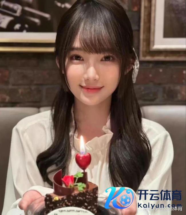 七七毕业于帕森斯缱绻学院 新锐缱绻师恋情公开